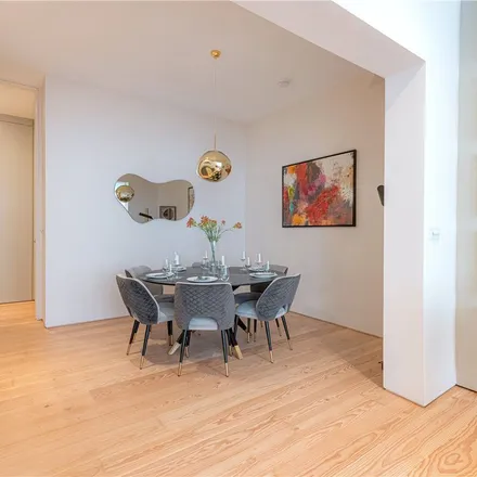 Rent this 2 bed apartment on Thomas Goode China and Glass in 19 South Audley Street, London