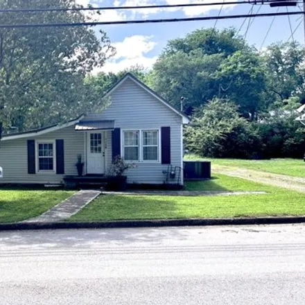 Buy this 2 bed house on 220 South Rhodes Street in Pulaski, TN 38478