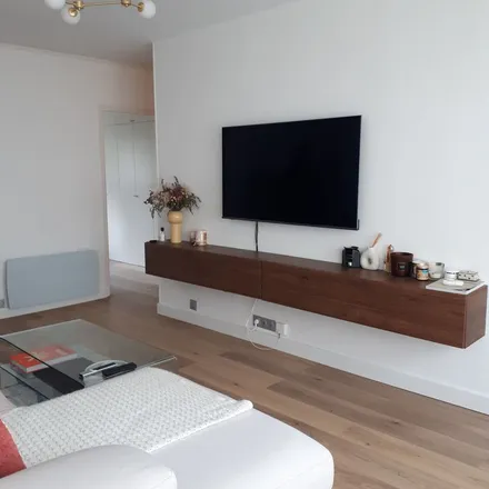 Rent this 3 bed apartment on 26 Allee des Vergers in 94400 Vitry-sur-Seine, France