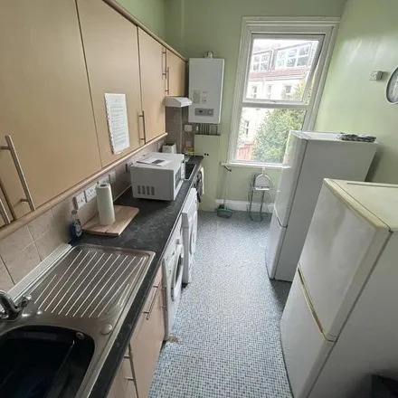 Image 2 - 36 Sussex Place, Bristol, BS2 9QP, United Kingdom - Apartment for rent