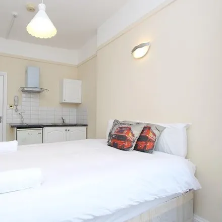 Image 2 - 260 Earl's Court Road, London, SW5 9RF, United Kingdom - Room for rent