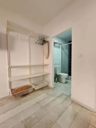 Rent this 4 bed room on Carrer de l'Alguer in 46022 Valencia, Spain