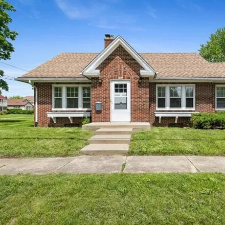 Buy this 3 bed house on 1985 Vernon Street in Rockford, IL 61103