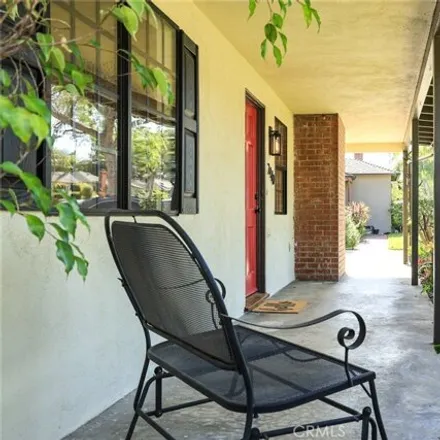 Image 2 - 2470 Queensberry Road, Pasadena, CA 91104, USA - House for sale