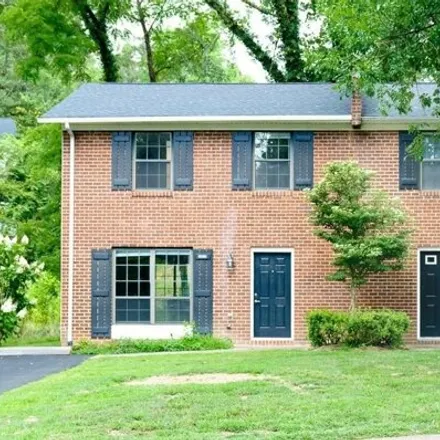 Image 1 - 105 Longwood Drive, Charlottesville, VA 22903, USA - House for rent