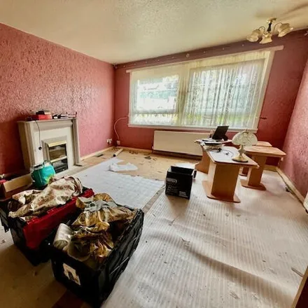Image 2 - Teal Crescent, Newlands, East Kilbride, G75 8UT, United Kingdom - House for sale