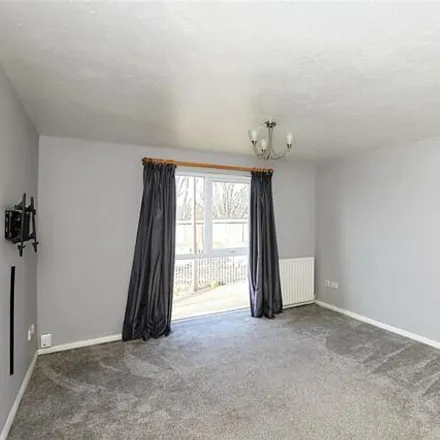 Image 3 - 50 Smithy Wood Crescent, Sheffield, S8 0NT, United Kingdom - Apartment for sale