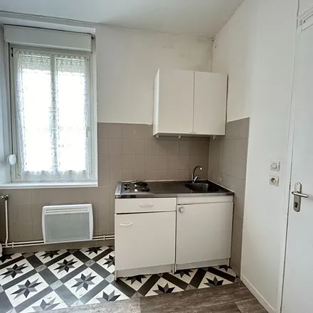 Rent this 2 bed apartment on 23 Rue Thiers in 51000 Châlons-en-Champagne, France