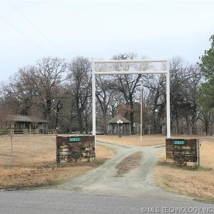 Image 2 - 325 Northeast H Street, Stigler, OK 74462, USA - House for sale