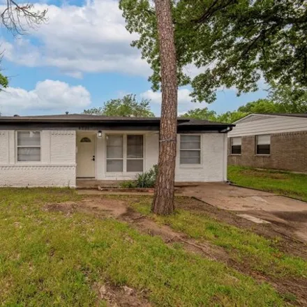Buy this 3 bed house on 2923 Karla Drive in Mesquite, TX 75150