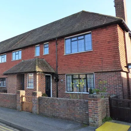 Rent this 2 bed apartment on St James's Place in Cranleigh, GU6 8RP
