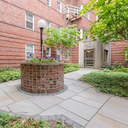 Image 4 - 36 Highland Avenue, Cambridge, MA 02139, USA - Condo for sale