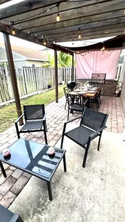 Image 9 - 220 Southwest 159th Lane, Sunrise, FL 33326, USA - House for rent