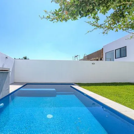 Buy this 4 bed house on Calle Nicolás Bravo in 62580 Lomas de Guadalupe, MOR