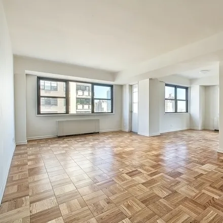 Rent this studio apartment on 140 E 56th St