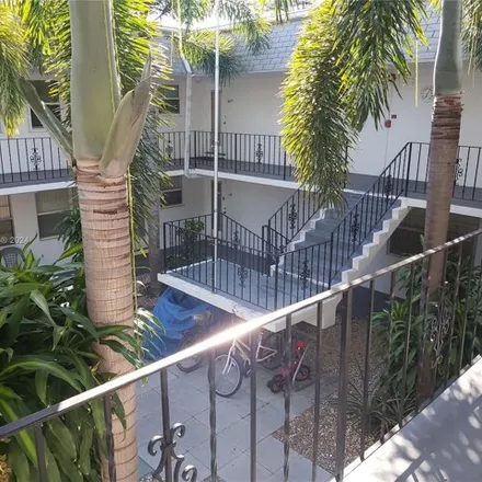 Rent this 1 bed condo on 1318 North 17th Avenue in Hollywood, FL 33020