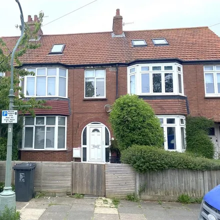 Rent this 4 bed townhouse on Hallyburton Road in Portslade by Sea, BN3 7GQ