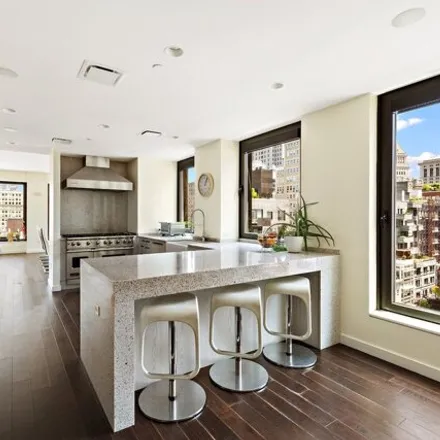 Image 3 - 37 Warren Street, New York, NY 10007, USA - Condo for sale