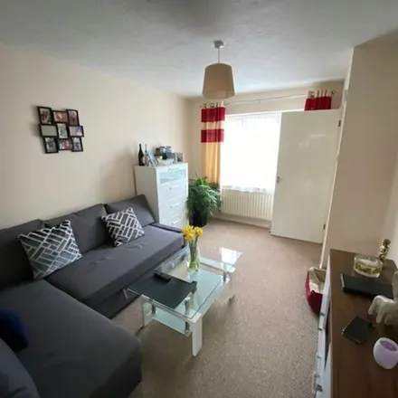 Image 7 - Bronte Close, Rugby, CV21 3PD, United Kingdom - Townhouse for rent