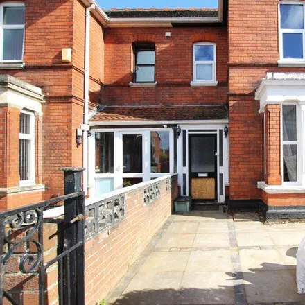 Rent this 5 bed duplex on Central Road in Gloucester, GL1 5BY