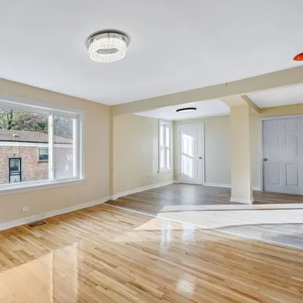 Image 4 - 8440 South Peoria Street, Chicago, IL 60620, USA - House for sale