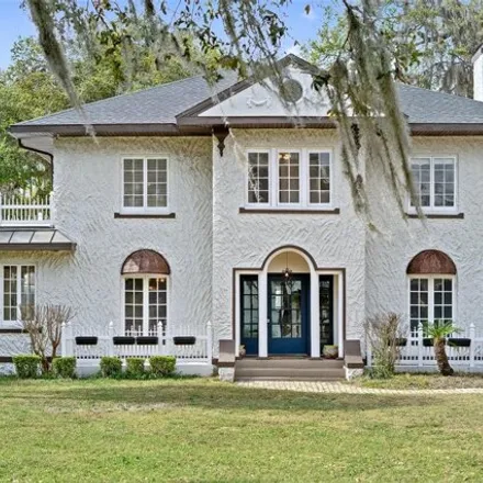 Buy this 6 bed house on 1409 S 8th St in Leesburg, Florida