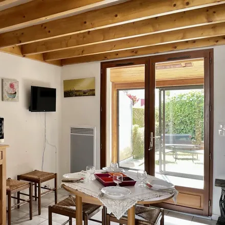 Image 6 - 17640 Vaux-sur-Mer, France - Apartment for rent