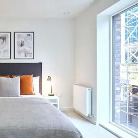 Buy this studio apartment on Alexis Street in London, SE16 3XF