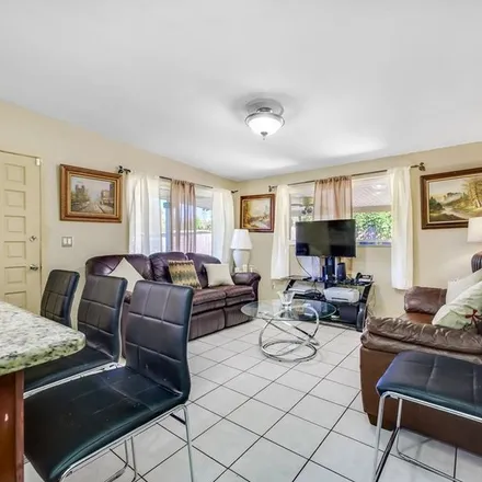 Image 4 - 603 Westbrook Avenue, Brandon, FL 33511, USA - Apartment for rent
