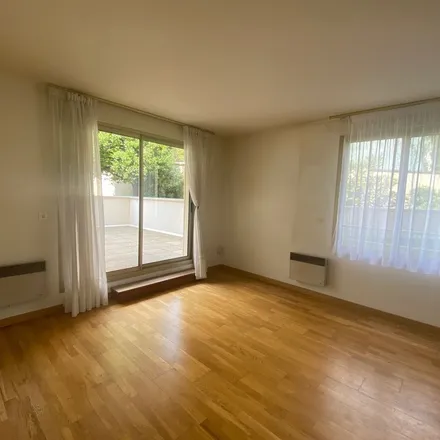Rent this 1 bed apartment on 32 Avenue des Tribunes in 75012 Paris, France