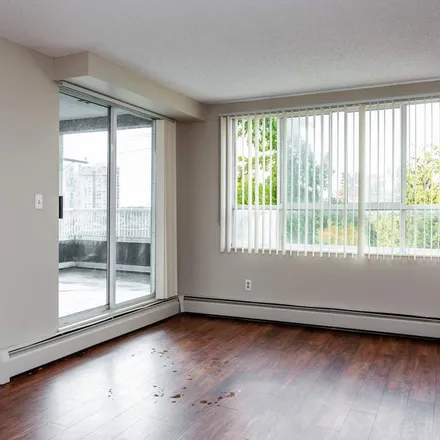 Image 4 - Elmwood Apartments, 211 Eleventh Street, New Westminster, BC V3M 2A5, Canada - Apartment for rent