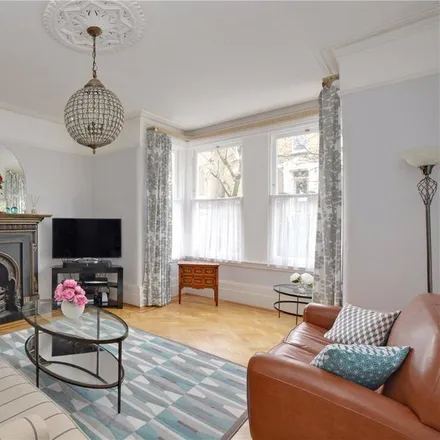 Rent this 5 bed duplex on 23 Mycenae Road in London, SE3 7SF