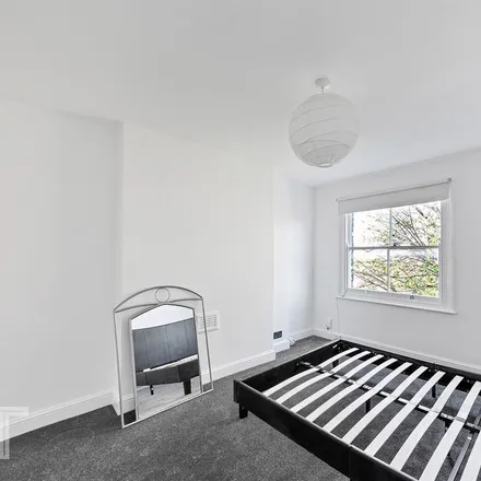 Image 6 - Hartham Road, London, N7 9EB, United Kingdom - Apartment for rent