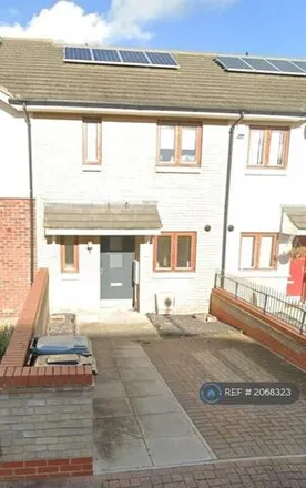 Rent this 2 bed townhouse on Baffin Road in Gravesend, DA12 5BS