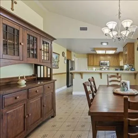 Image 7 - 21201 Country Club Drive, Golden Hills, Kern County, CA 93561, USA - House for sale
