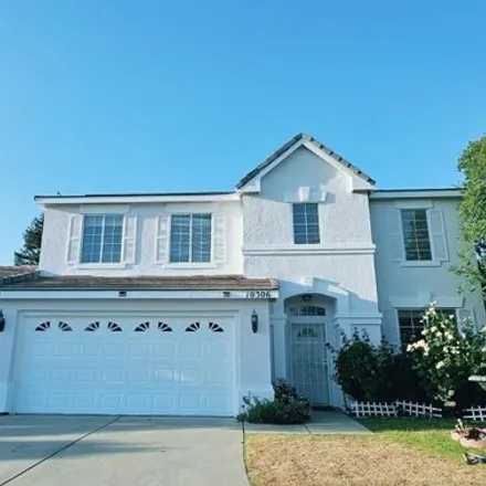 Buy this 5 bed house on 10306 Willow Bend Court in Bakersfield, CA 93312