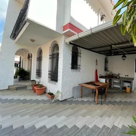 Buy this 3 bed house on Calle 16C NO in 090902, Guayaquil