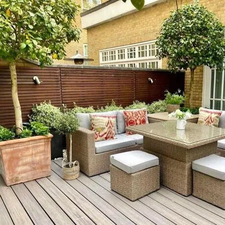 Image 6 - Hail & Ride Querrin Street, Byam Street, London, SW6 2RB, United Kingdom - Townhouse for sale