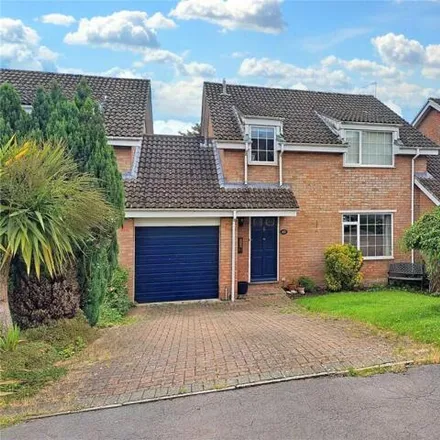 Rent this 4 bed house on unnamed road in Highworth, SN6 7NU