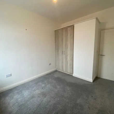 Image 2 - 4 South Street, Lower Hopton, WF14 8PL, United Kingdom - Apartment for rent