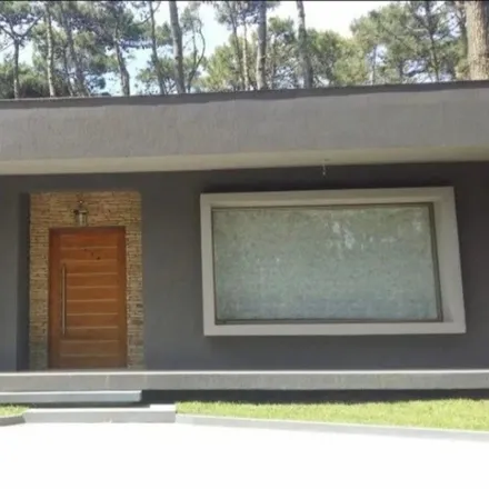 Buy this studio house on Cerezo in Partido de Pinamar, 7169 Cariló