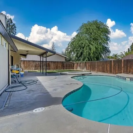 Image 2 - 7297 Margaret Court, Bakersfield, CA 93309, USA - House for sale