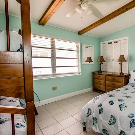 Rent this 2 bed house on Islamorada in FL, 33070