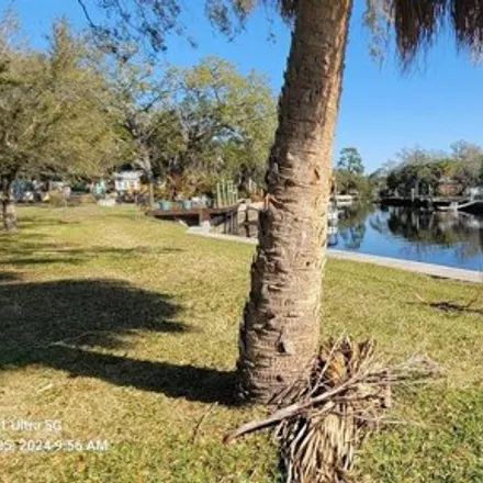 Buy this 4 bed house on La-Z-Boy in River Road, New Port Richey