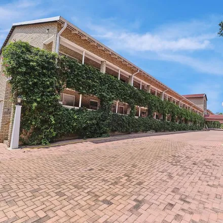 Rent this 2 bed apartment on 6th Road in Hyde Park, Rosebank