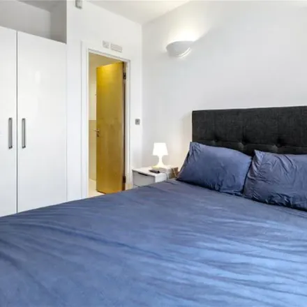 Image 6 - Elsham Road, London, W14 8DQ, United Kingdom - Apartment for rent