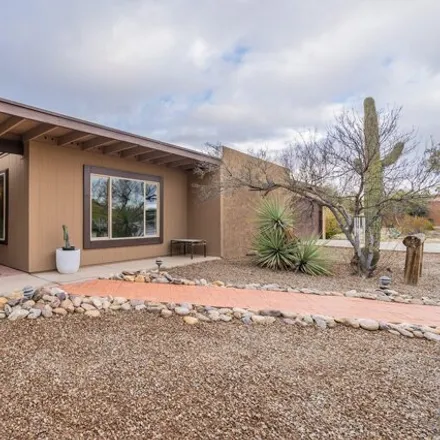 Buy this 3 bed house on 1899 West Placita del Coyote in Casas Adobes, AZ 85704