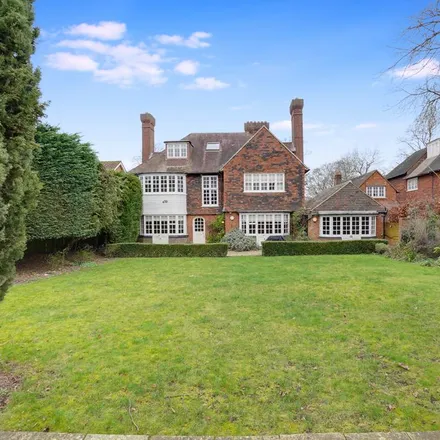 Rent this 6 bed house on Mead Road Infant School in Mead Road, Chislehurst West