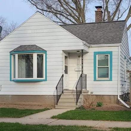 Buy this 2 bed house on 998 Roscoe Street in Green Bay, WI 54304