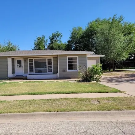 Rent this 4 bed house on 3122 41st Street in Snyder, TX 79549